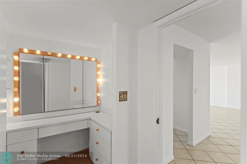 137 Golden Isles Drive, Unit 706, Hallandale Beach, FL 33009 Photo