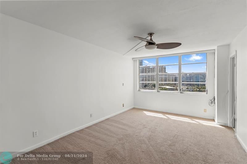 137 Golden Isles Drive, Unit 706, Hallandale Beach, FL 33009 Photo