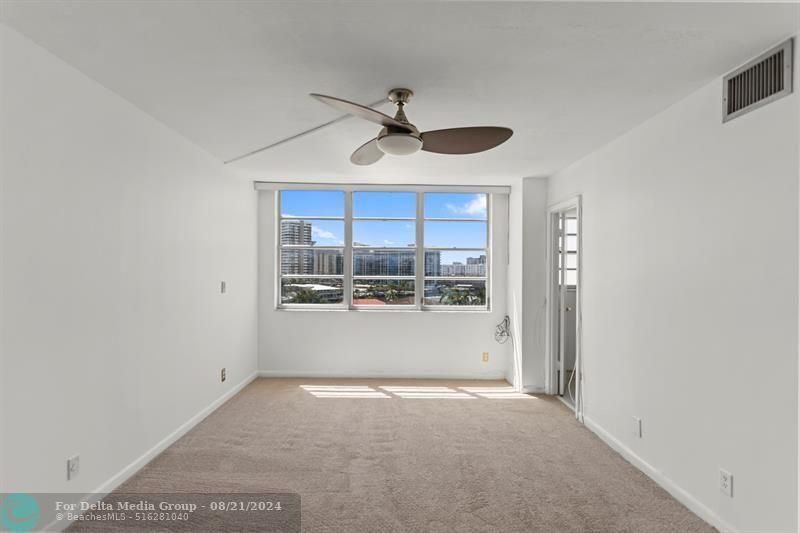 137 Golden Isles Drive, Unit 706, Hallandale Beach, FL 33009 Photo