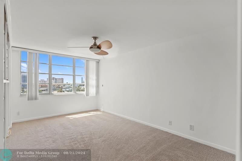 137 Golden Isles Drive, Unit 706, Hallandale Beach, FL 33009 Photo