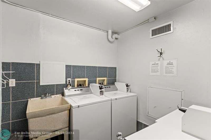 137 Golden Isles Drive, Unit 706, Hallandale Beach, FL 33009 Photo