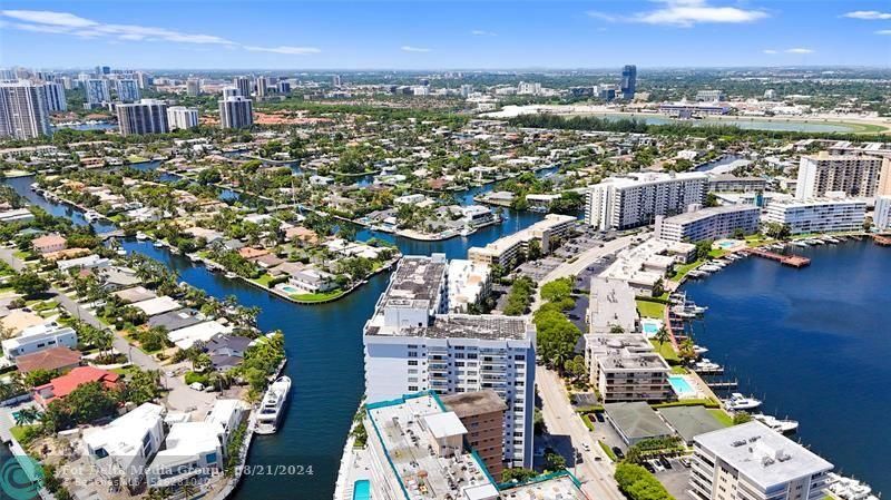 137 Golden Isles Drive, Unit 706, Hallandale Beach, FL 33009 Photo