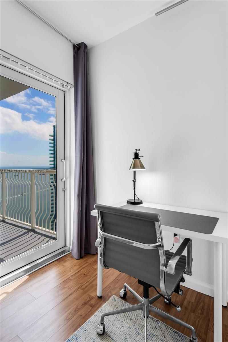 1200 Brickell Bay Dr, Unit 4209, Miami, FL 33131 Photo