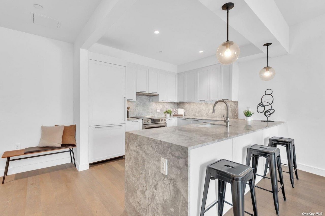 107-06 Queens Boulevard, Unit 5G, Forest Hills, NY 11375 Main Photo