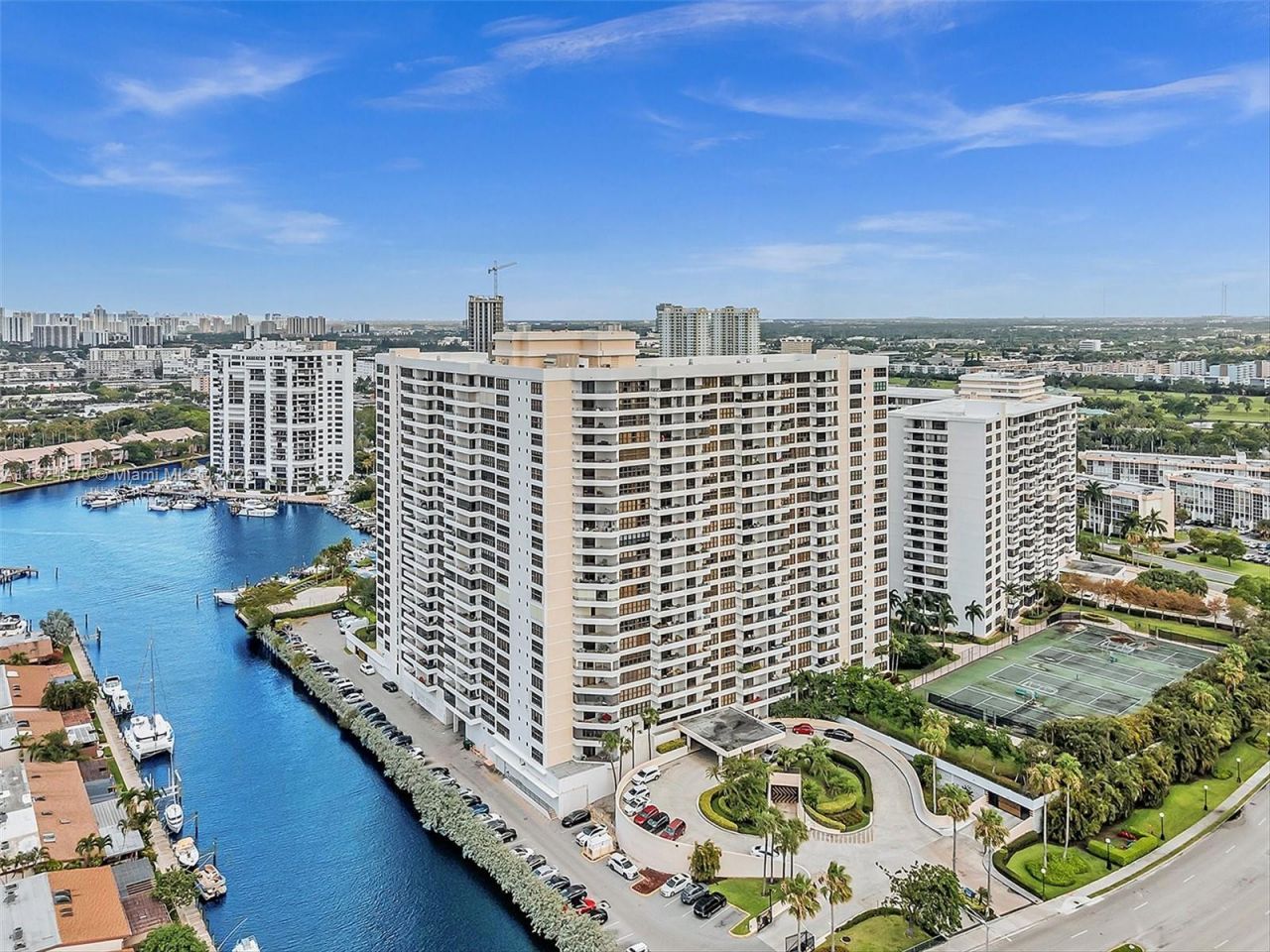 2500 Parkview Dr, Unit 2415, Hallandale Beach, FL 33009 Photo