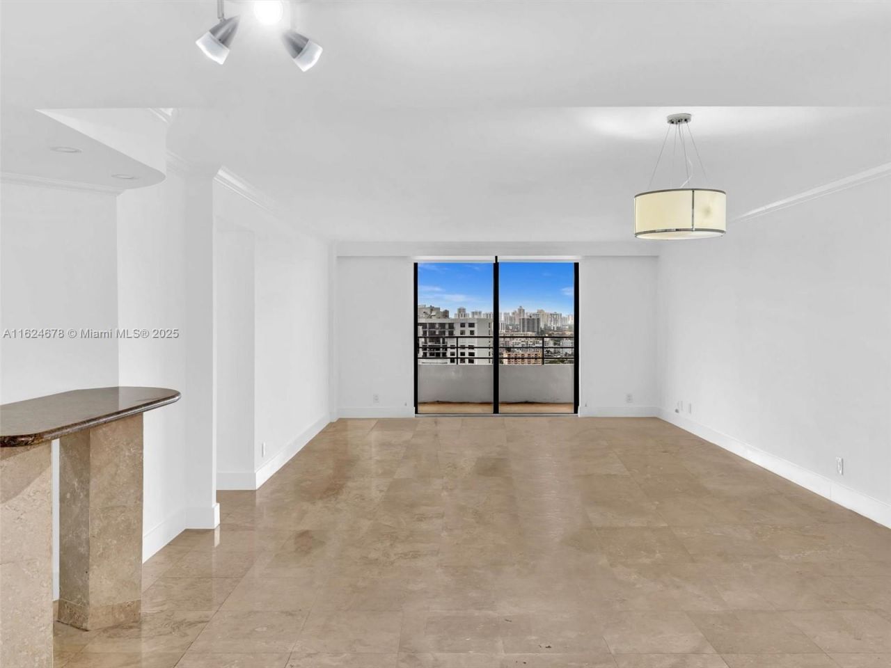 2500 Parkview Dr, Unit 2415, Hallandale Beach, FL 33009 Photo