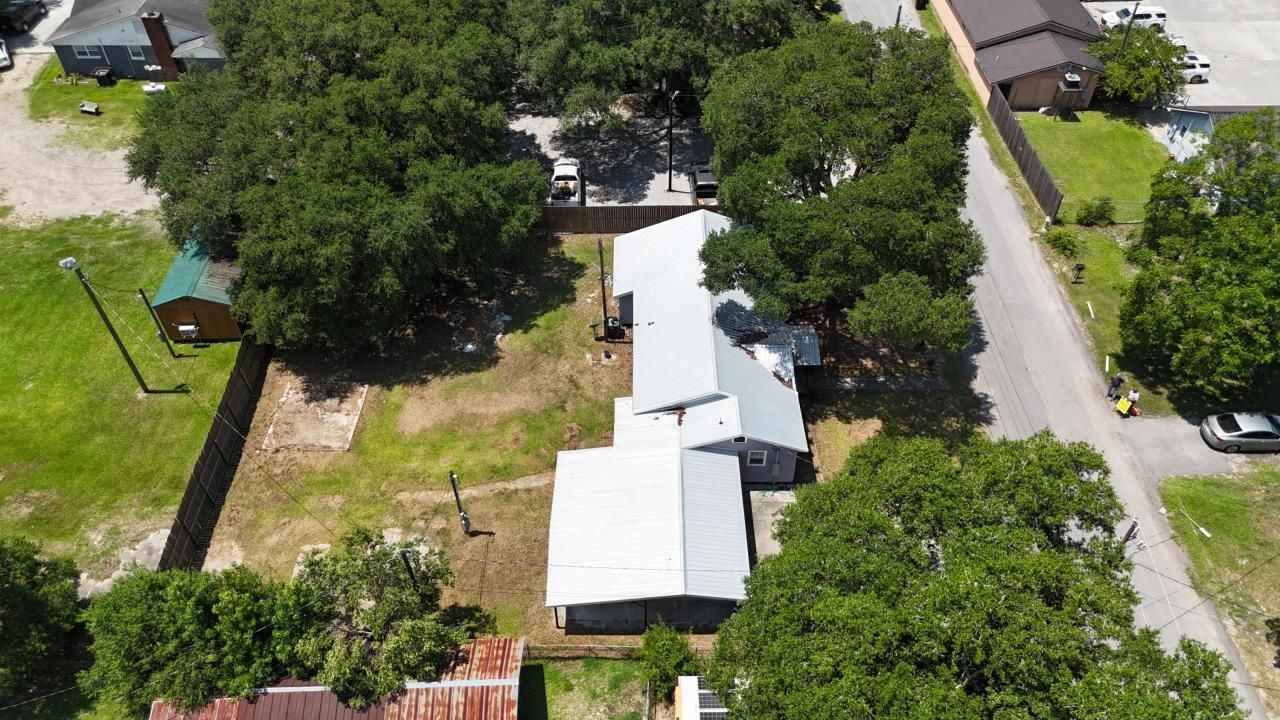 110 Groves Street Photo 18