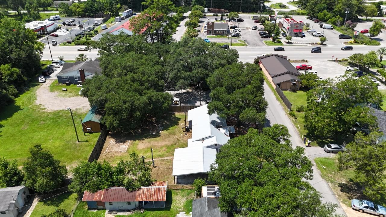 110 Groves Street Photo 19