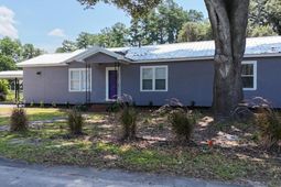 110 Groves Street photo 4