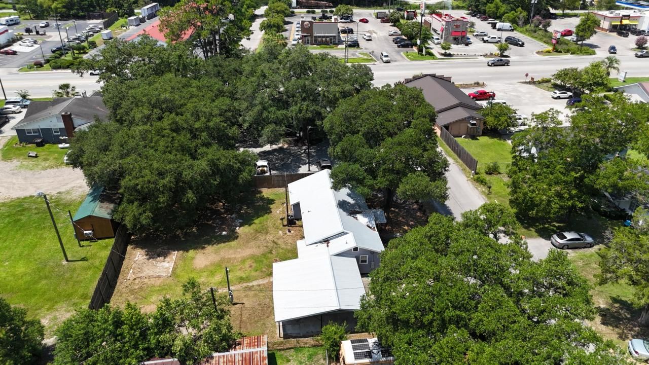 110 Groves Street Photo 22