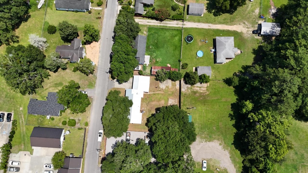 110 Groves Street Photo 25