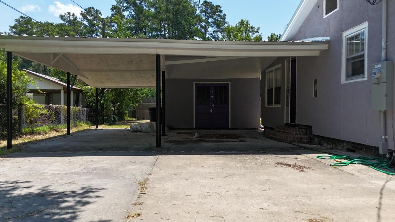 110 Groves Street Photo 4