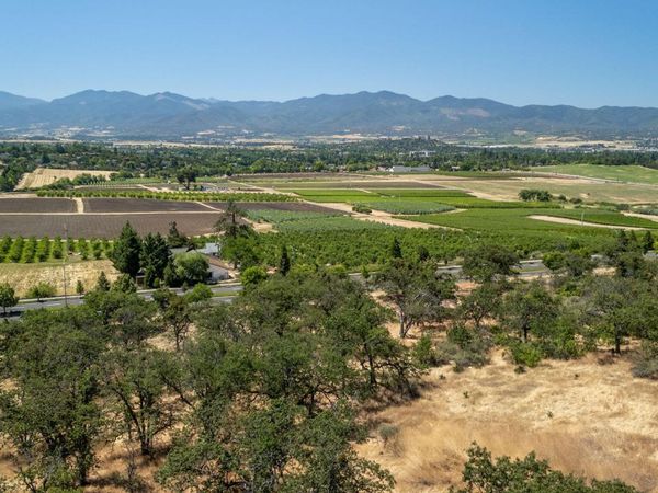 4195 Rachel Way, Medford, OR 97504