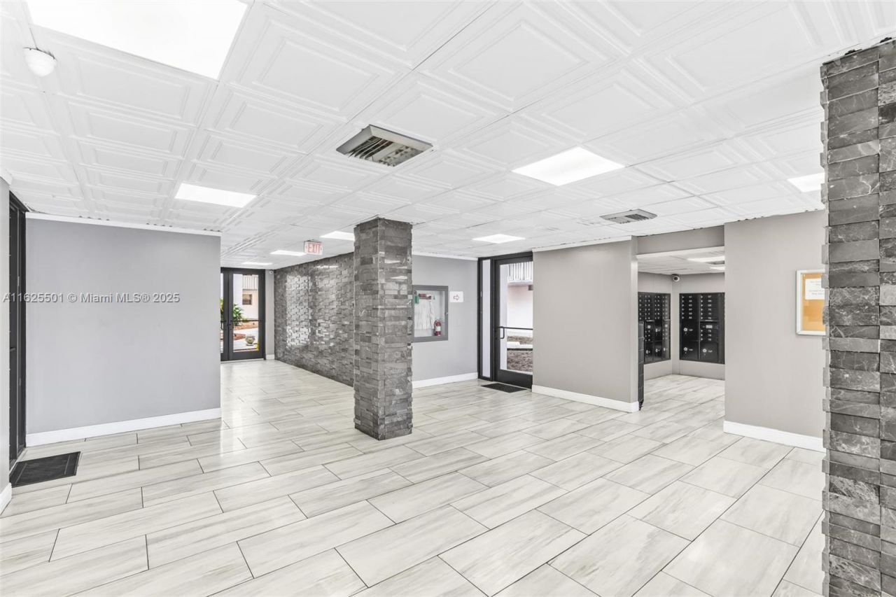 15600 NW 7th Ave, Unit 306, Miami, FL 33169 Photo