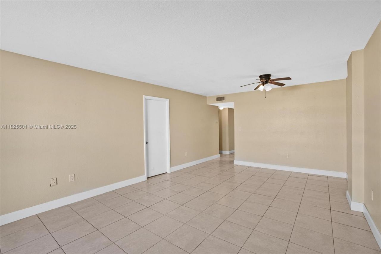 15600 NW 7th Ave, Unit 306, Miami, FL 33169 Photo