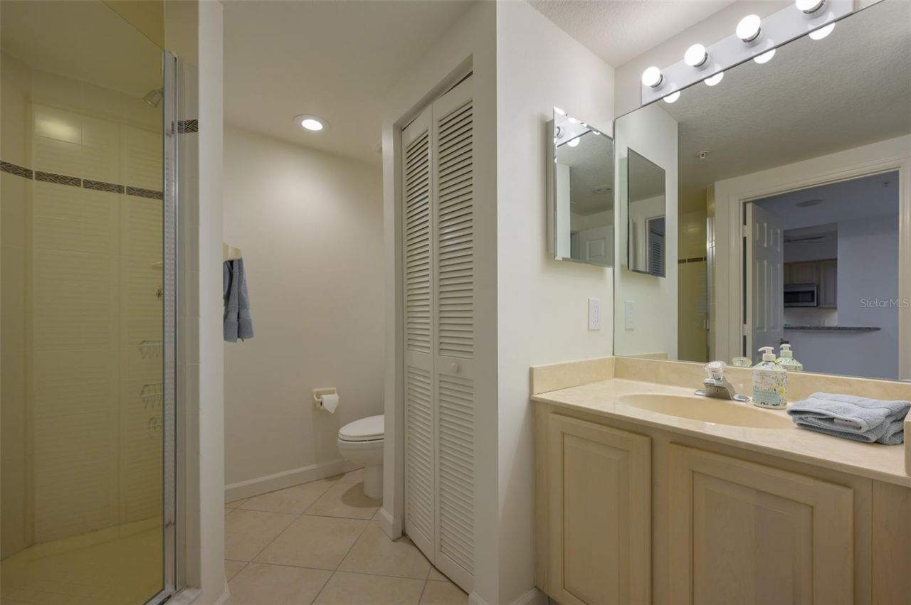 1260 Dolphin Bay Way, Unit 203, Sarasota, FL 34242 Photo