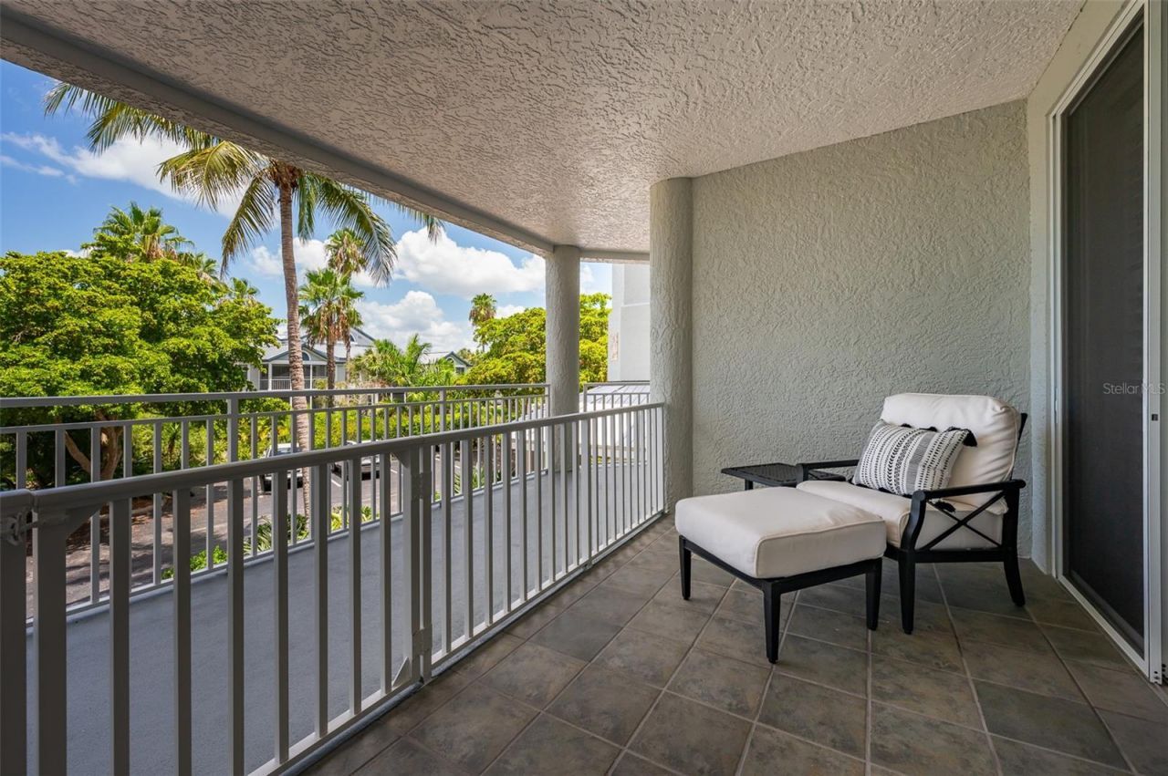 1260 Dolphin Bay Way, Unit 203, Sarasota, FL 34242 Photo