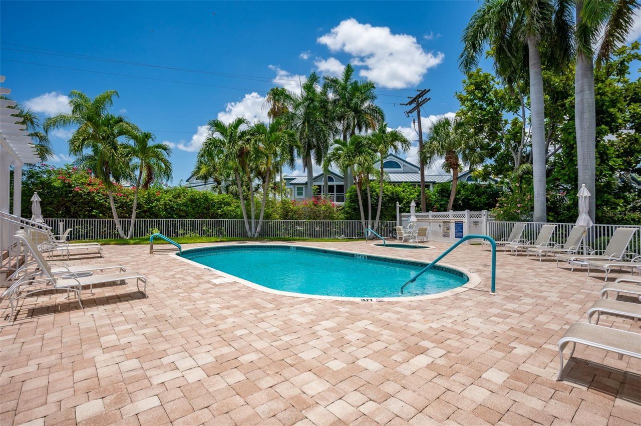 1260 Dolphin Bay Way, Unit 203, Sarasota, FL 34242 Photo