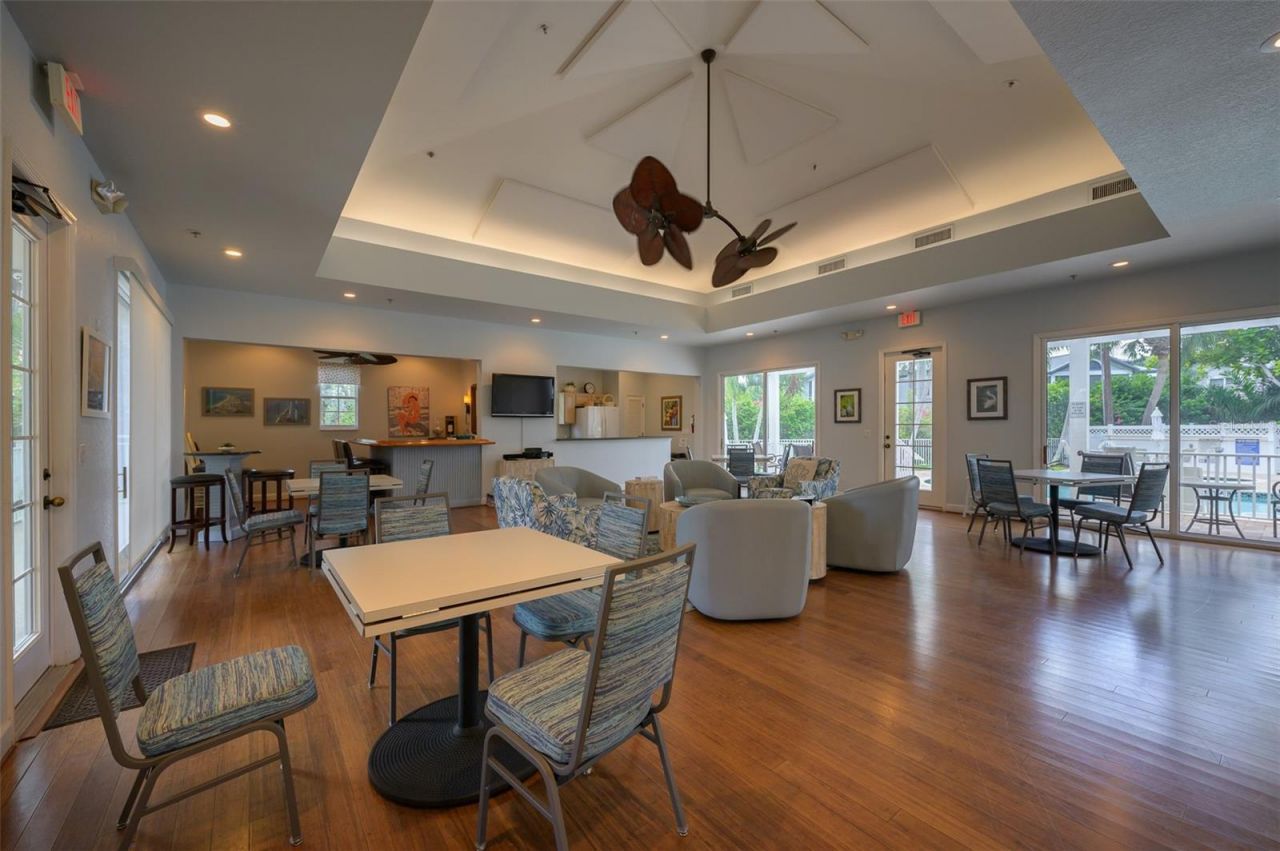 1260 Dolphin Bay Way, Unit 203, Sarasota, FL 34242 Photo