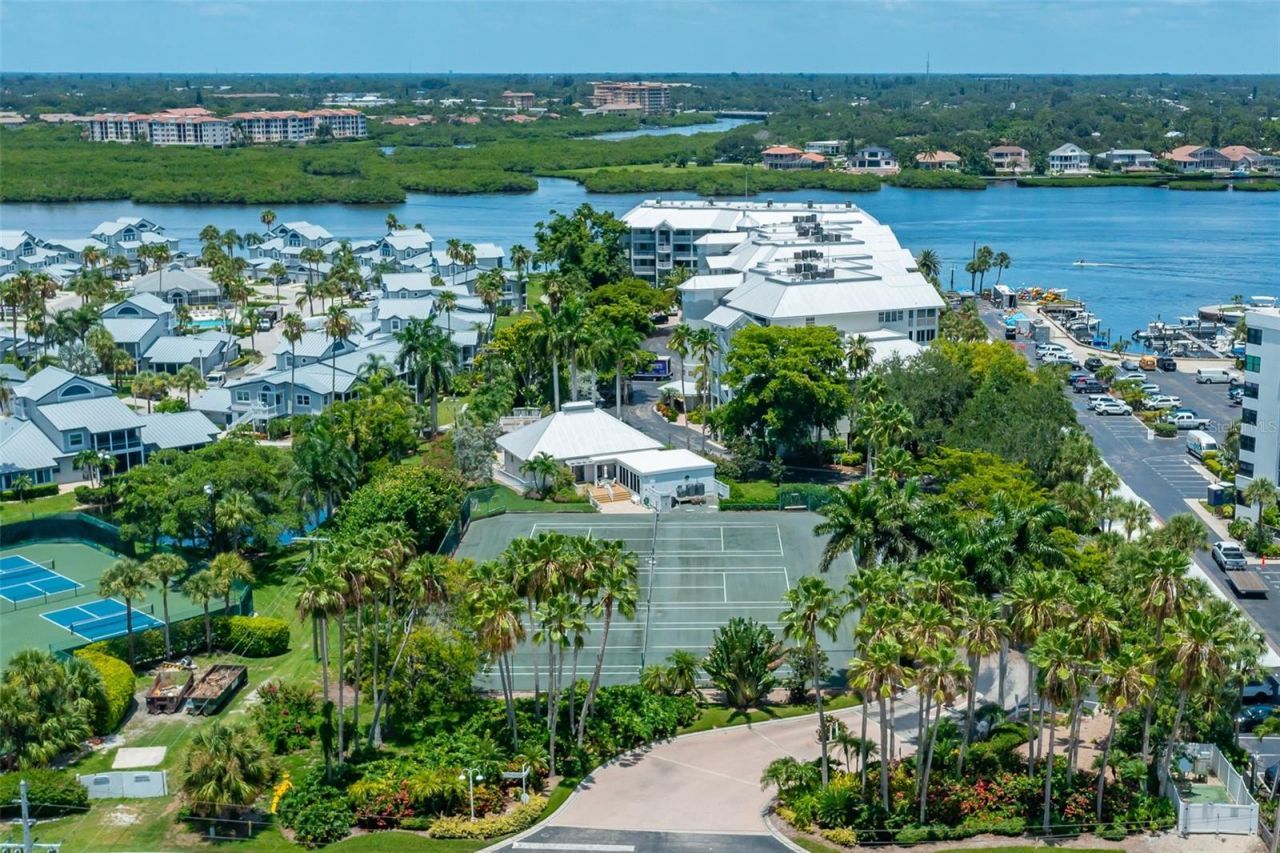 1260 Dolphin Bay Way, Unit 203, Sarasota, FL 34242 Photo