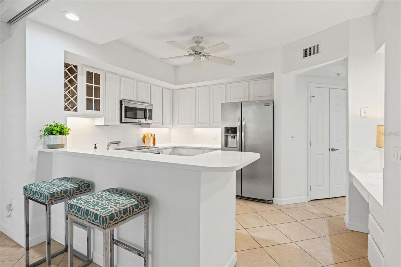 1260 Dolphin Bay Way, Unit 203, Sarasota, FL 34242 Photo