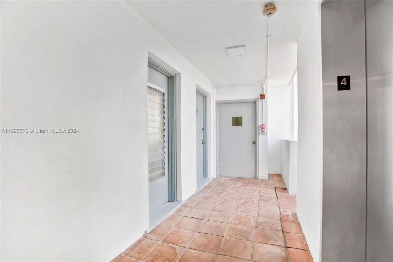 7133 Bay Dr, Unit 401, Miami Beach, FL 33141 Photo
