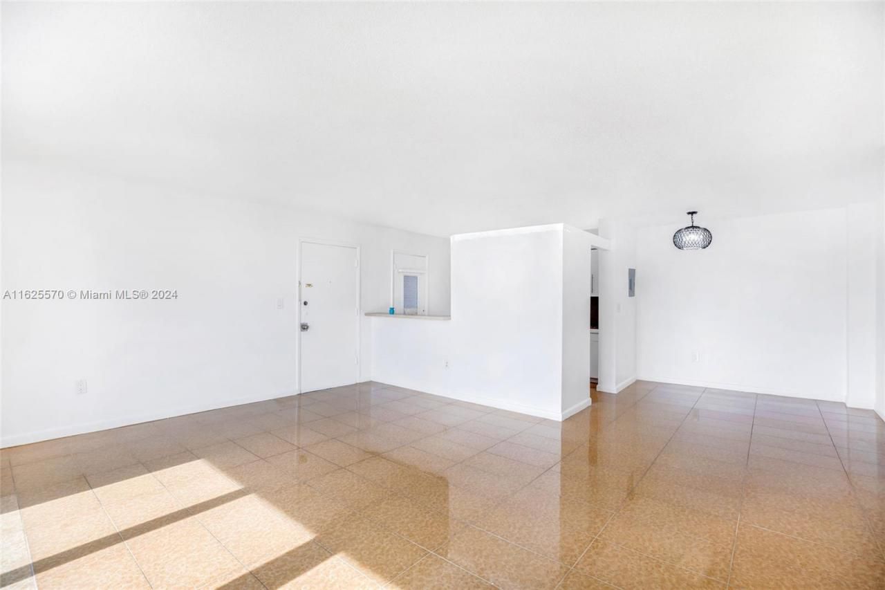 7133 Bay Dr, Unit 401, Miami Beach, FL 33141 Photo