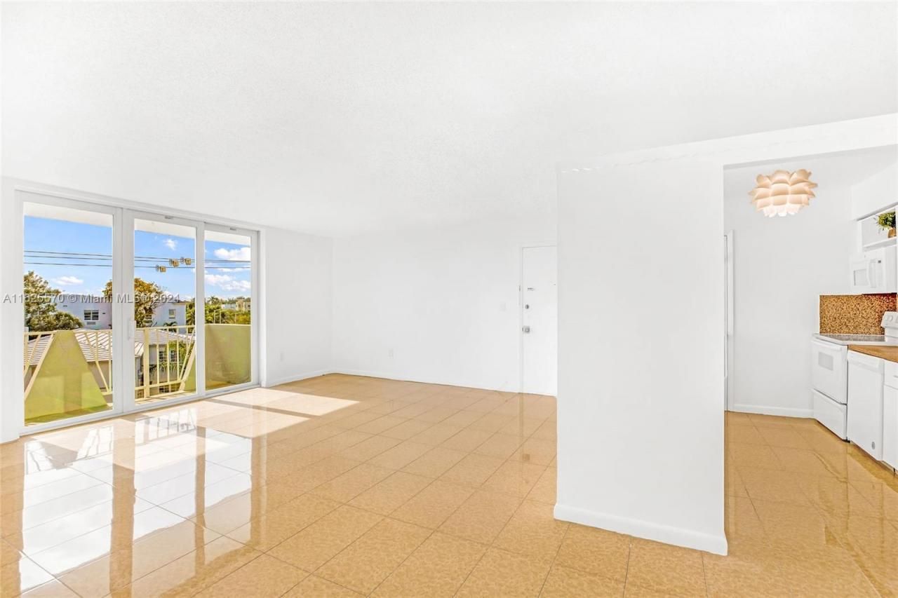 7133 Bay Dr, Unit 401, Miami Beach, FL 33141 Photo