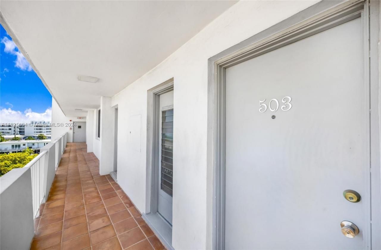7133 Bay Dr, Unit 503, Miami Beach, FL 33141 Photo