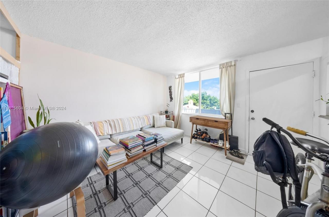 7133 Bay Dr, Unit 503, Miami Beach, FL 33141 Photo