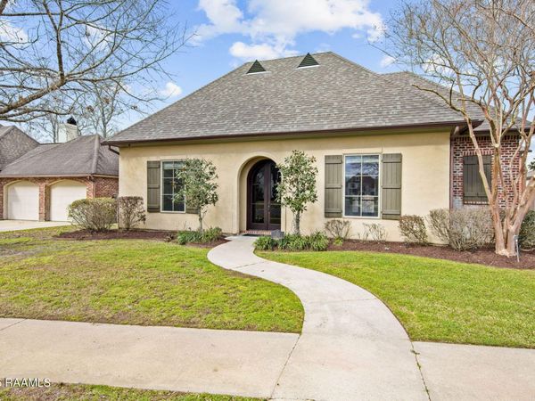 103 Vanburg Place, Lafayette, LA 70508