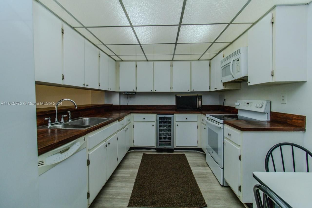 251 Crandon Blvd, Unit 237, Key Biscayne, FL 33149 Photo