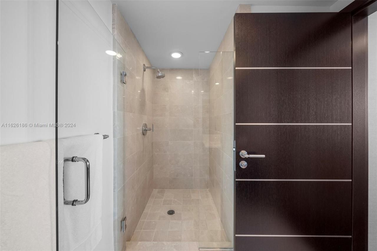 17001 Collins Ave, Unit 804, Sunny Isles Beach, FL 33160 Photo