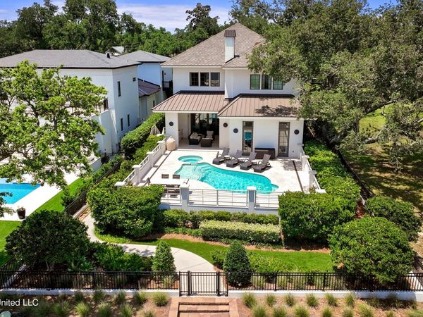 922 E Beach Boulevard, Gulfport, MS 39501