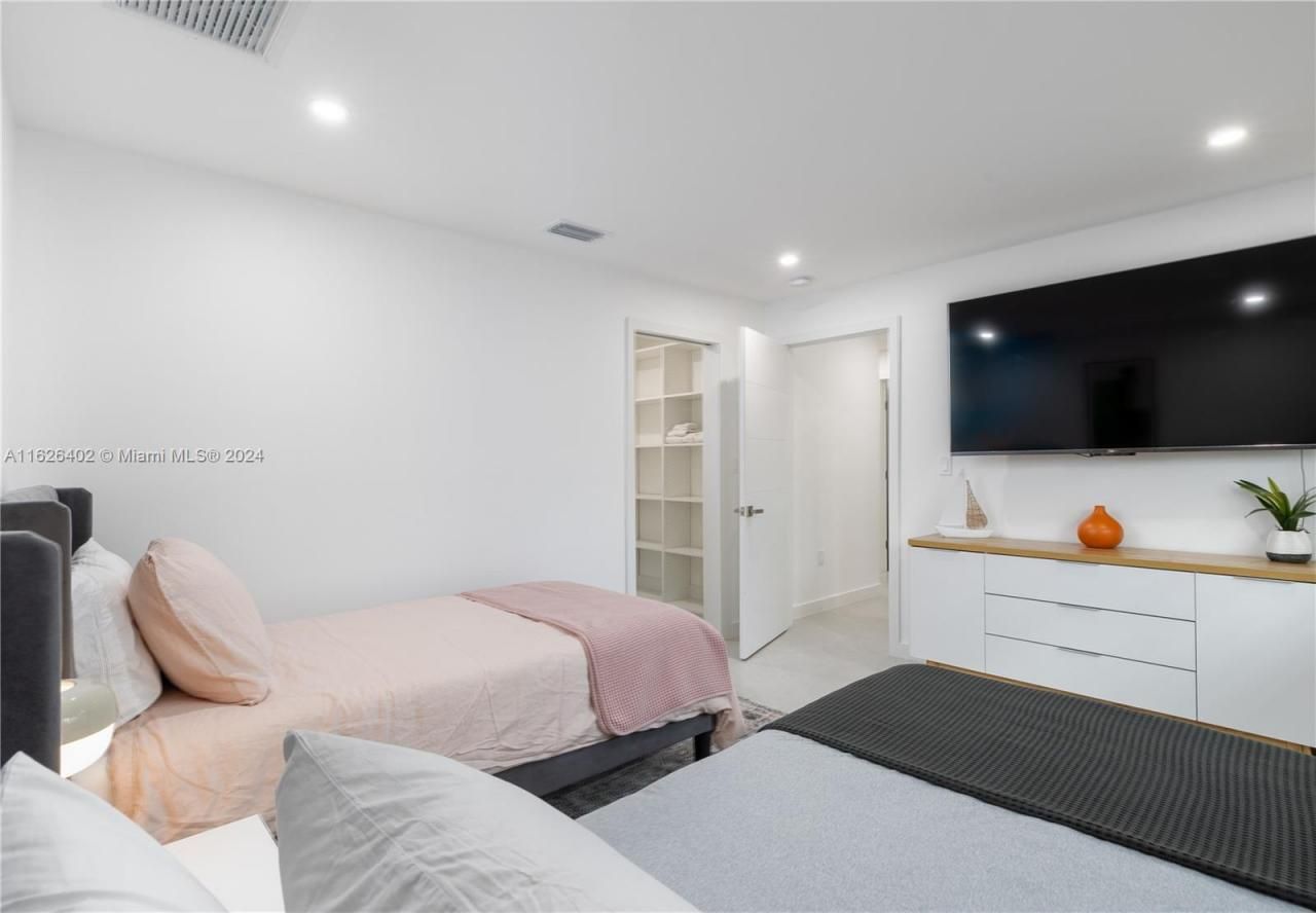 1575 Osprey Ave, Naples, FL 34102 Photo