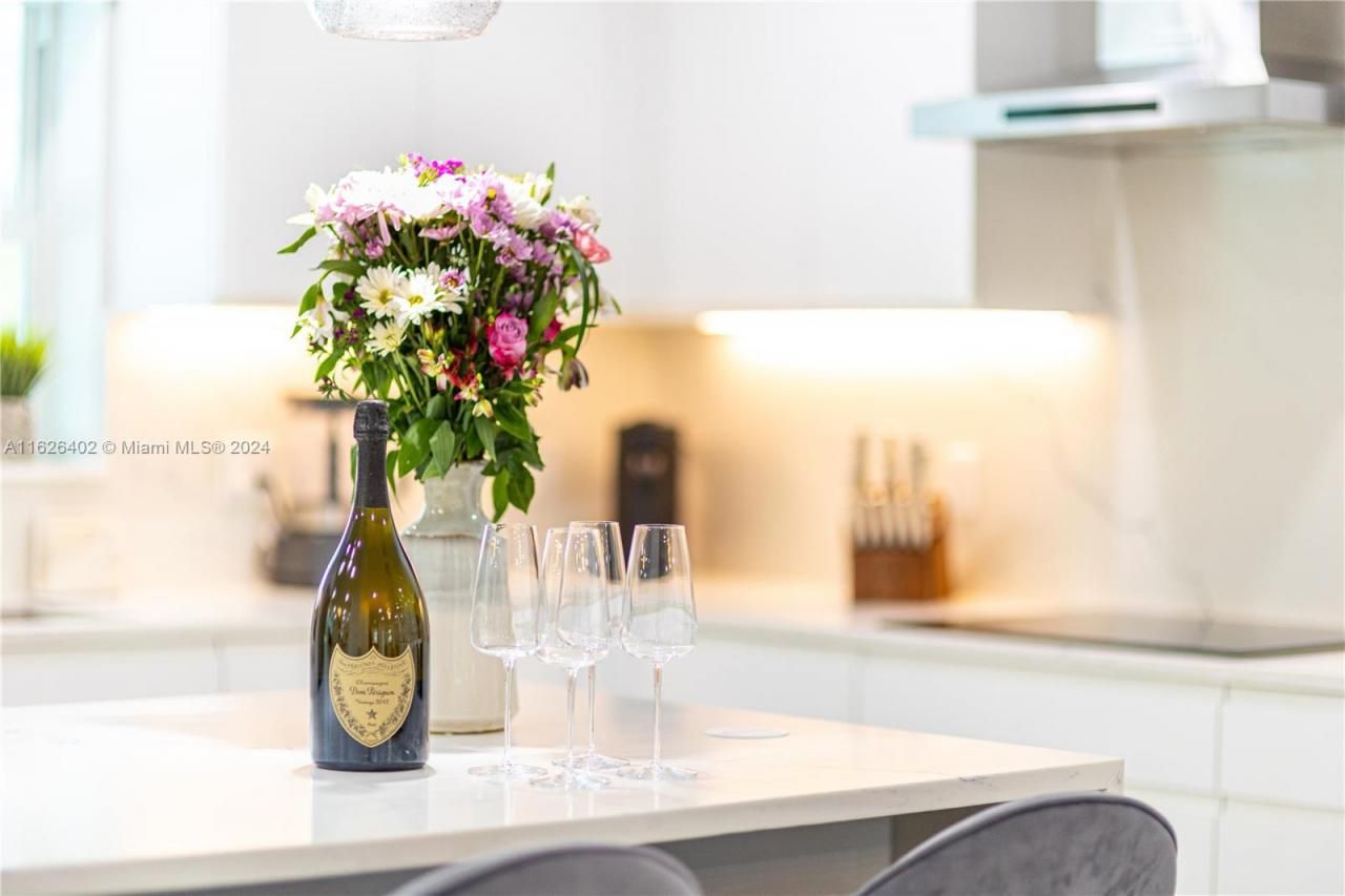 1575 Osprey Ave, Naples, FL 34102 Photo