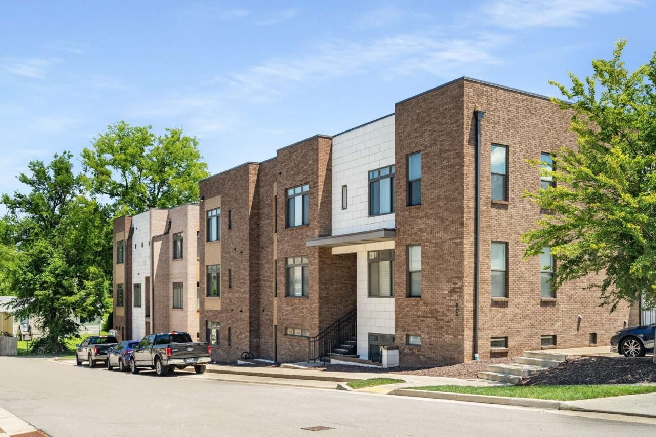 1608 Marshall Hollow Dr, Unit 201, Nashville, TN 37203 Main Photo