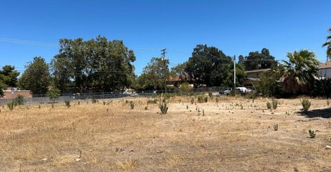 309 N Center St, Turlock, CA 95380 Photo