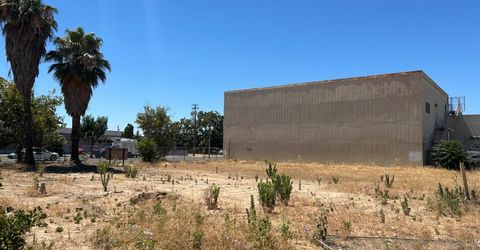 309 N Center St, Turlock, CA 95380 Photo