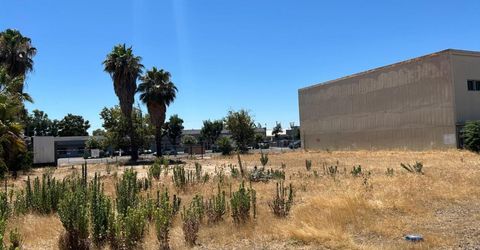 309 N Center St, Turlock, CA 95380 Photo