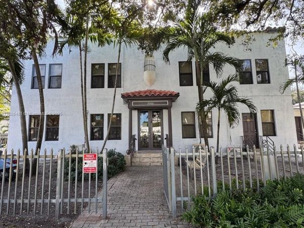 2000 Monroe St, Unit 8, Hollywood, FL 33020