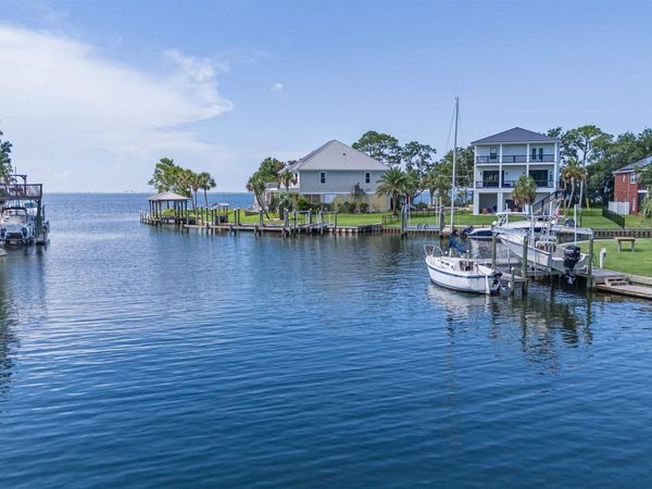 4561 Soundside Ter, Gulf Breeze, FL 32563