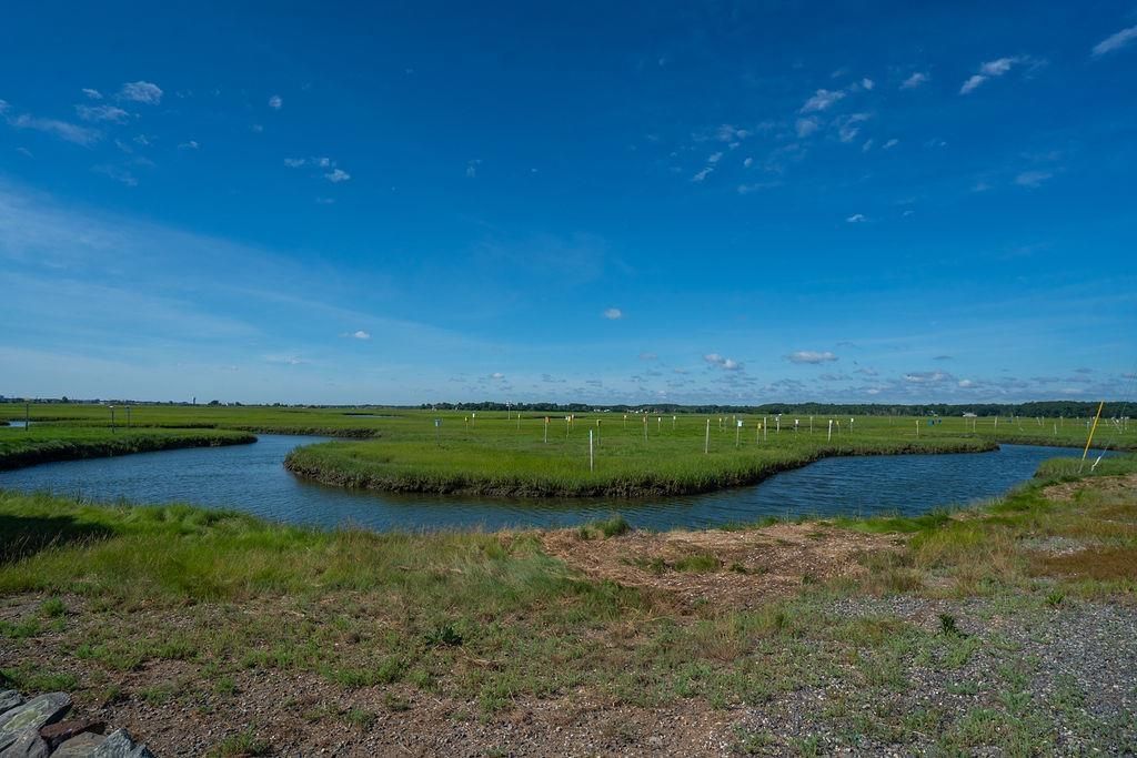 27 Cross Beach Road, Seabrook, NH 03874 Main Photo