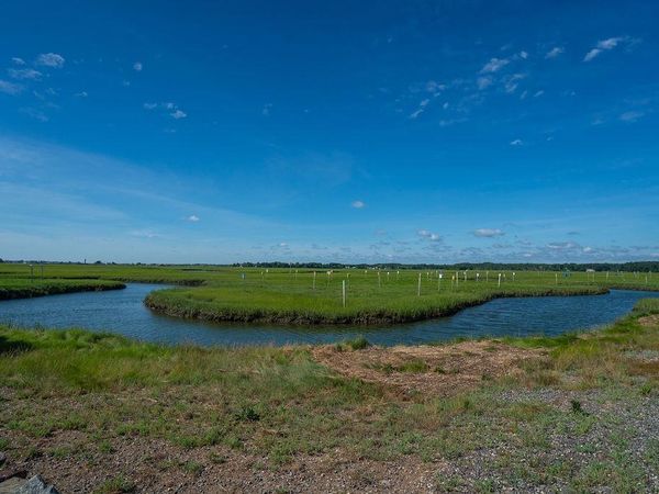 27 Cross Beach Road, Seabrook, NH 03874