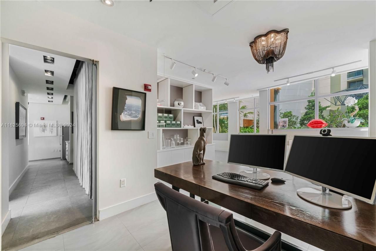 1451 Ocean Dr, Unit CU-204, Miami Beach, FL 33139 Photo