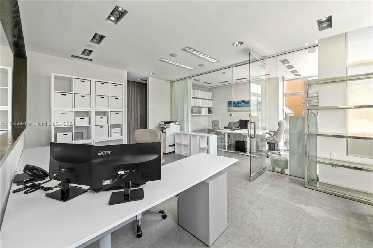 1451 Ocean Dr, Unit CU-204, Miami Beach, FL 33139 Photo