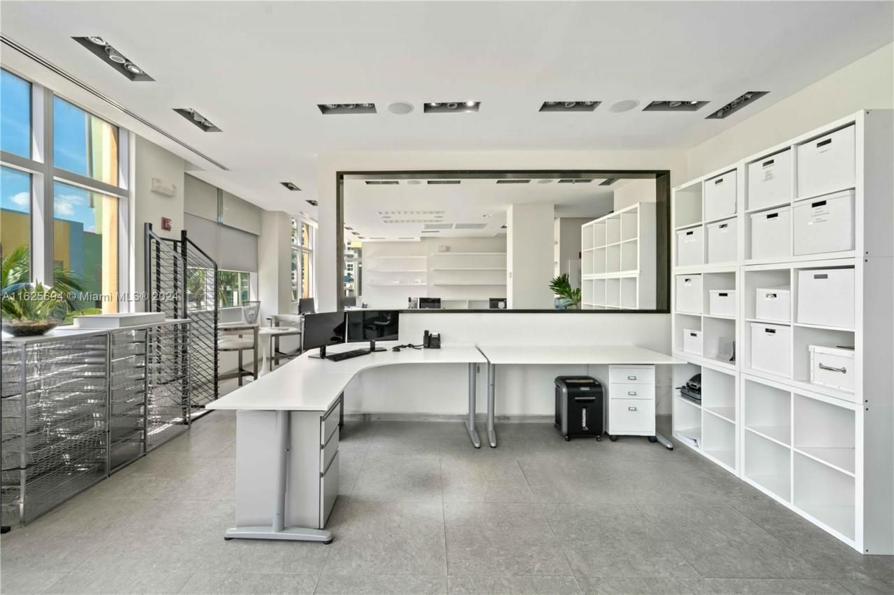 1451 Ocean Dr, Unit CU-204, Miami Beach, FL 33139 Photo