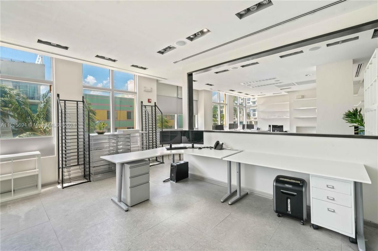 1451 Ocean Dr, Unit CU-204, Miami Beach, FL 33139 Photo