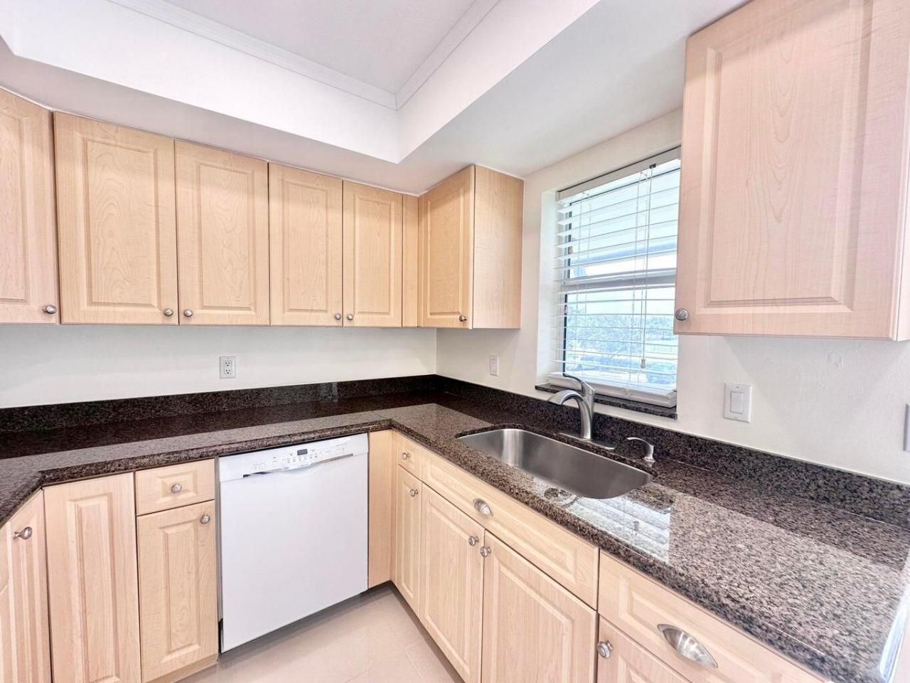 10193 N Military Drive, Unit 203, Palm Beach Gardens, FL 33410 Photo