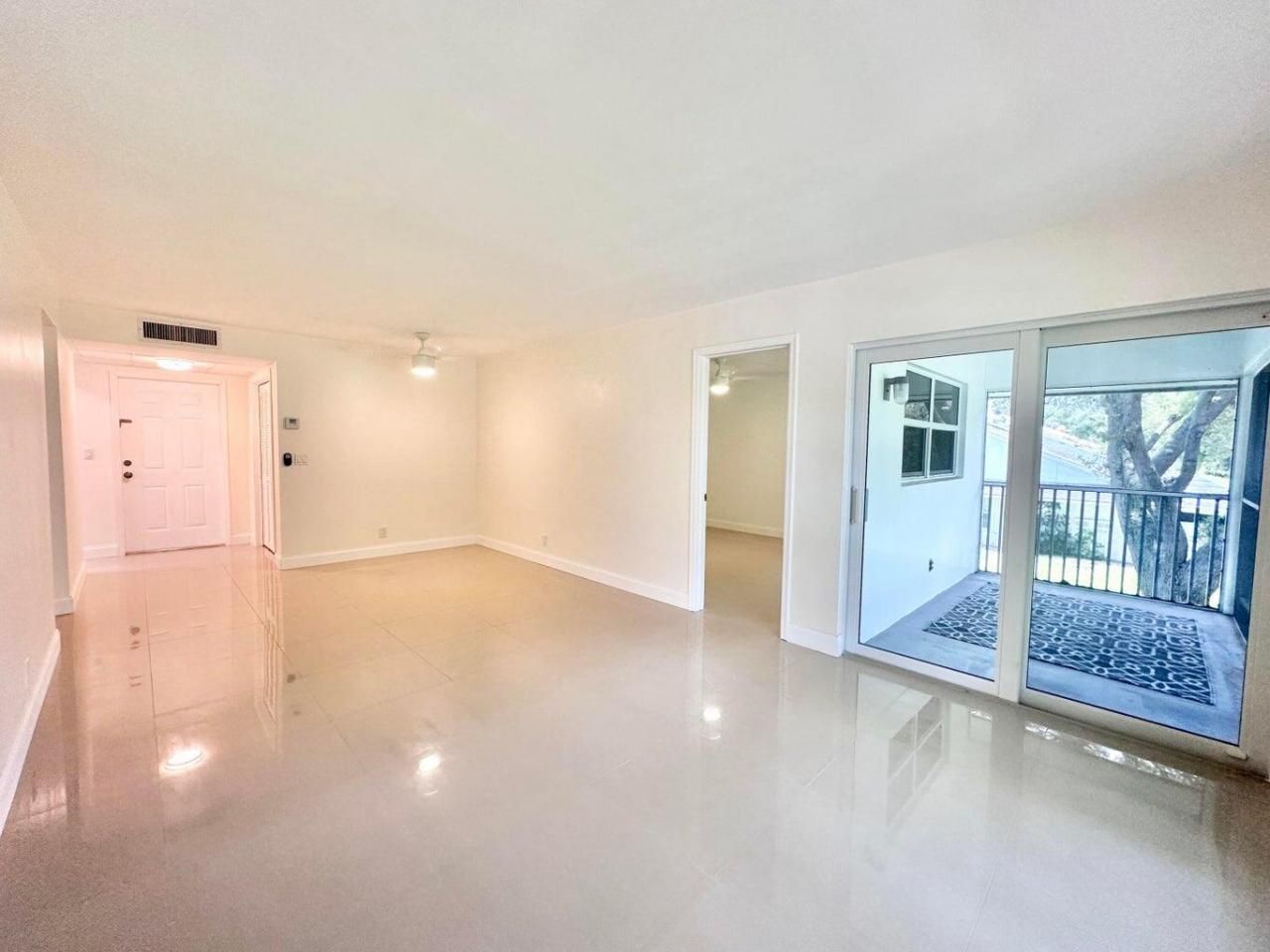 10193 N Military Drive, Unit 203, Palm Beach Gardens, FL 33410 Photo